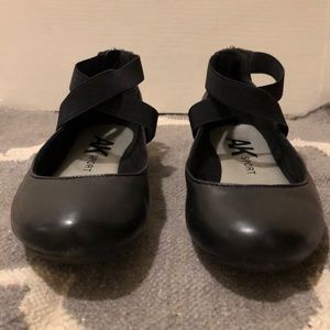 Anne Klein AK Sport black ballet flats